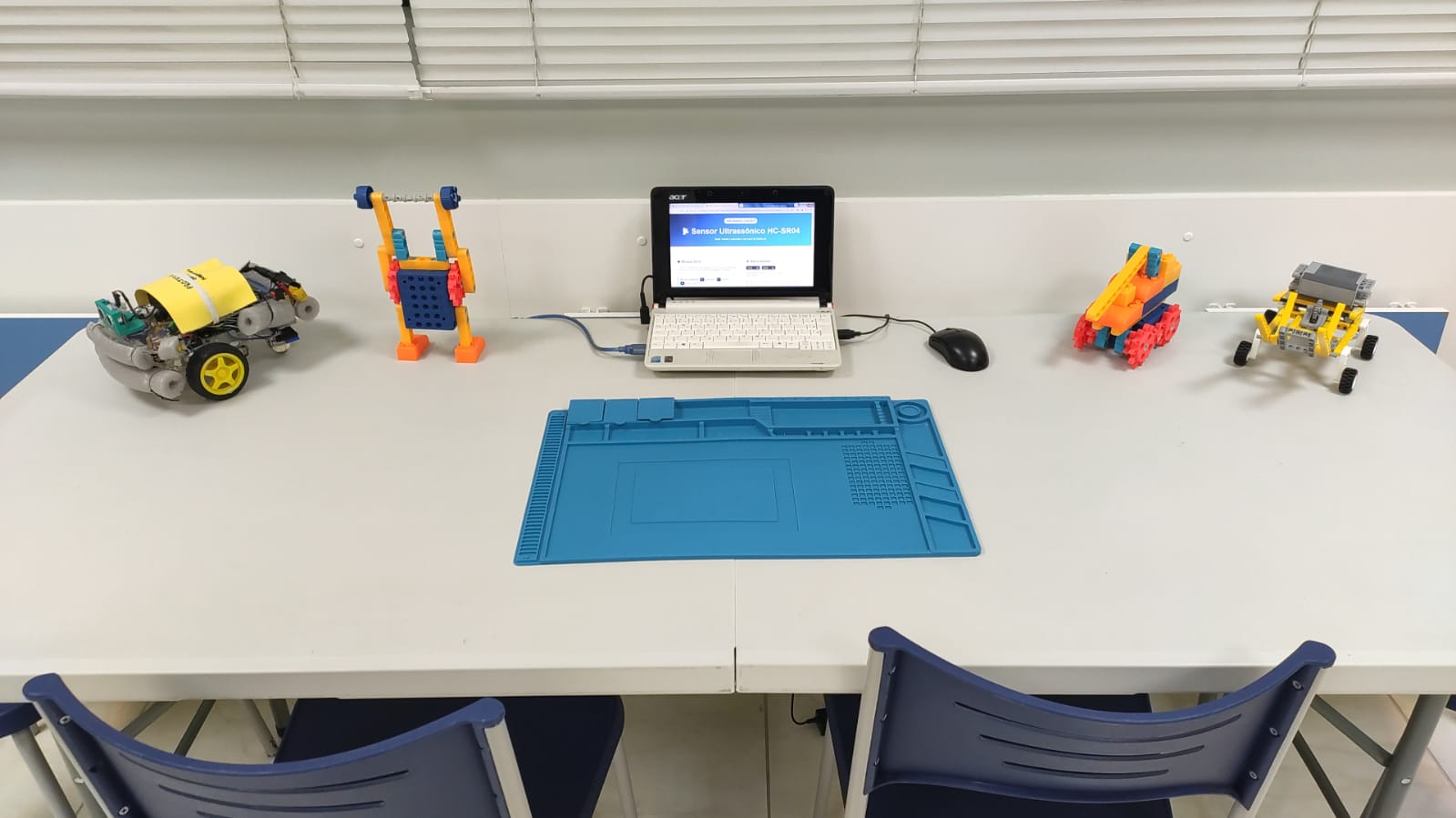 Mesa de atividade de Robótica - 01